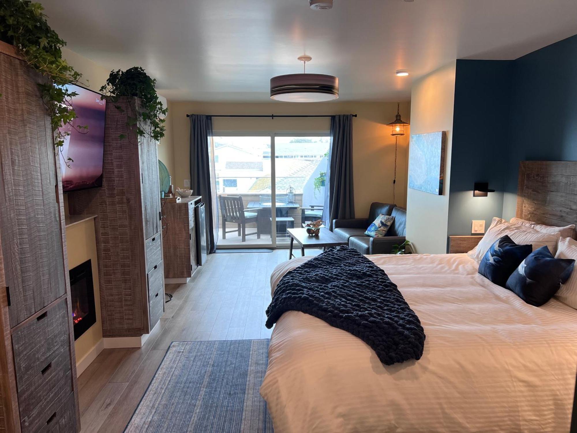 Harborwalk Hotel